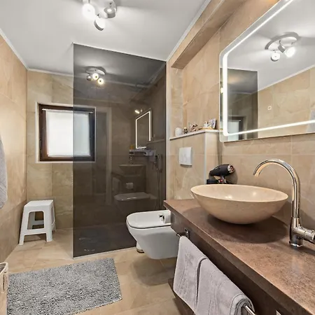 Family Friendly House With A Swimming Pool - 24669