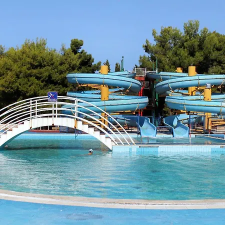 بيت للعطل Family Friendly House With A Swimming Pool - 24669