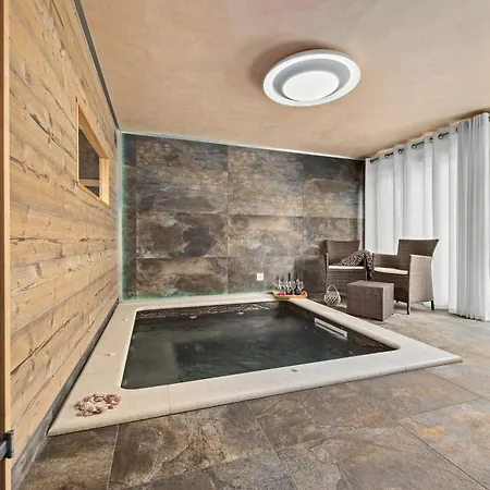 Family Friendly House With A Swimming Pool - 24669