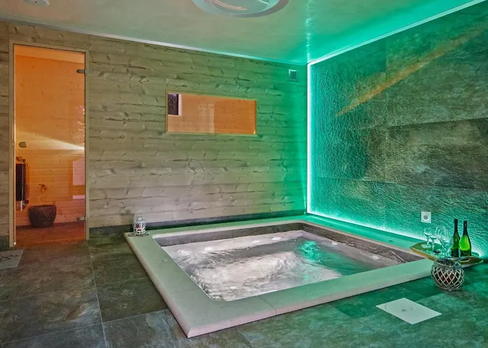 Family Friendly House With A Swimming Pool - 24669 Дом отдыха *